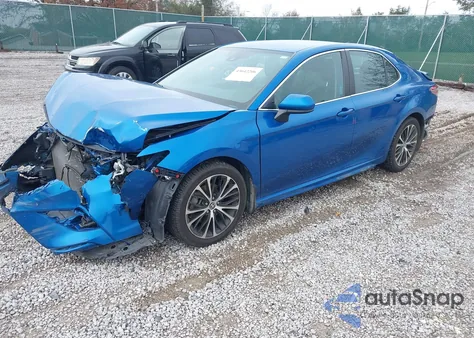 2020 Toyota Camry Se z USA, uszkodzony, nr VIN 4T1G11AK8LU372101